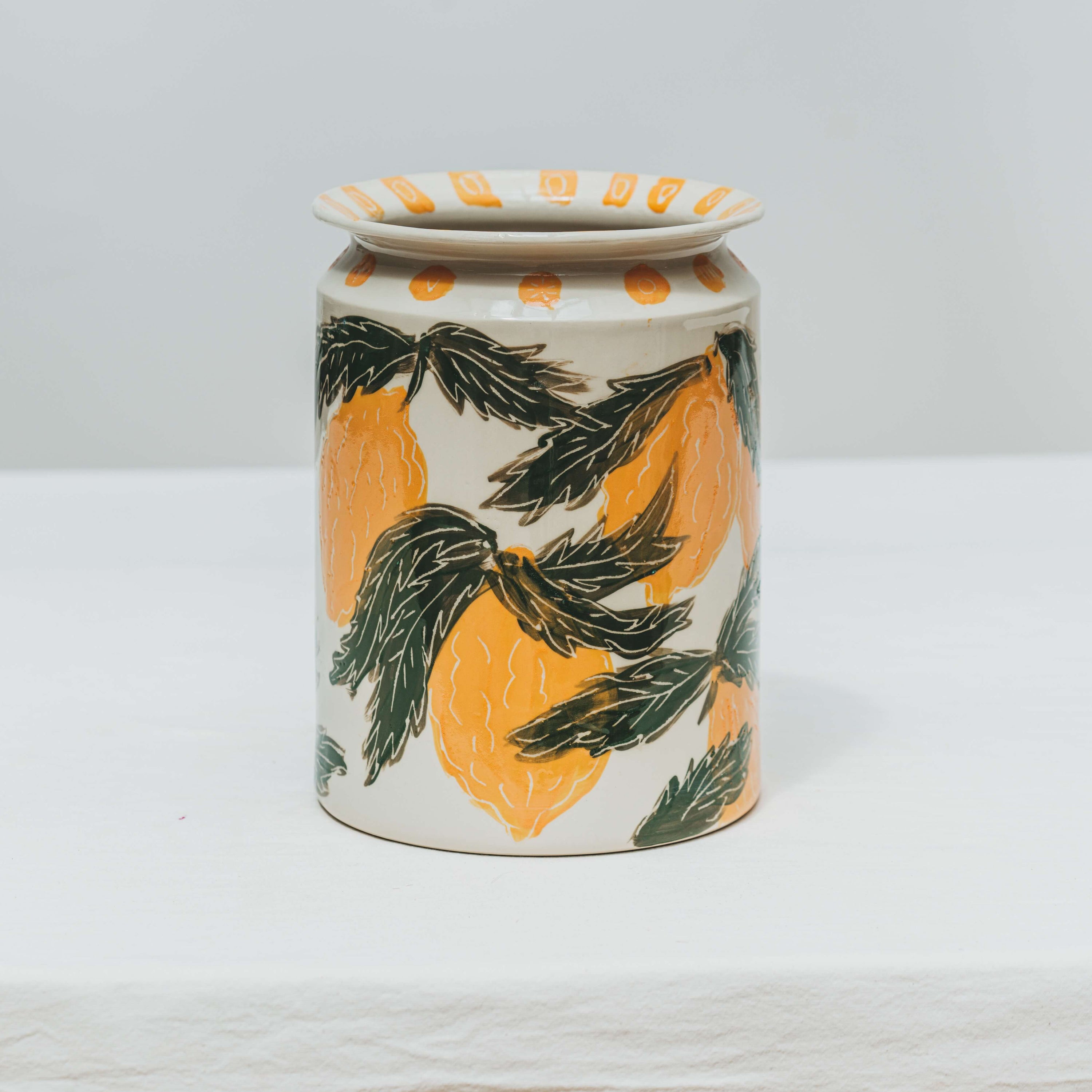 Straight citrus vase